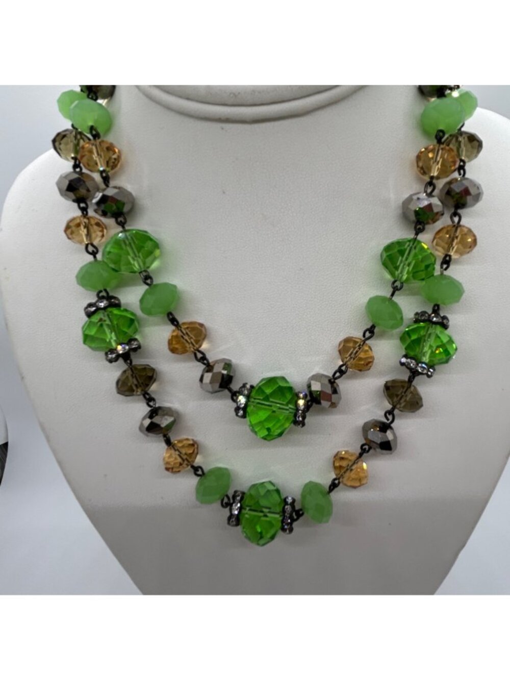 Vintage Crown Trifari Green Glass Bead Multi-Strand Necklace With Rhinestone Acc - Picture 2 of 15